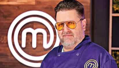 El juez de MasterChef México se ha mostrado enérgico en cada emisión de “La cocina más famosa de México” a la hora de hacer sus comentarios sobre los platillos de los participantes y eso ha generado que el público tenga una percepción errónea de él. (ESPECIAL) 