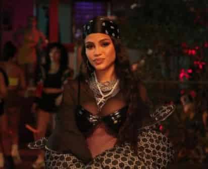 Natti Natasha está orgullosa de sus “dos bebés”. La cantante dominicana lanza este jueves el tema “Las nenas” con Farina, Cazzu y La Duraca, mientras que está por convertirse en mamá de su primer bebé. (Especial) 