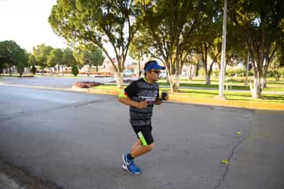 Cada corredor elegirá su distancia y la ruta a realizar, además de llevar su dispositivo con GPS. (ARCHIVO)