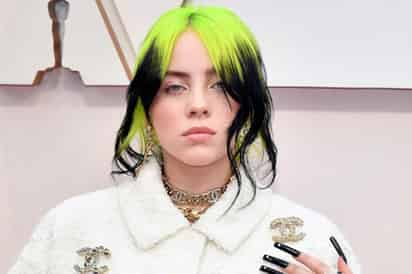 La cantante estadounidense Billie Eilish conquistó Instagram tras publicar un vistazo de su reciente cambio de “look”, el cual le ganó más de 12 millones de likes en cuestión de horas. (ESPECIAL) 
