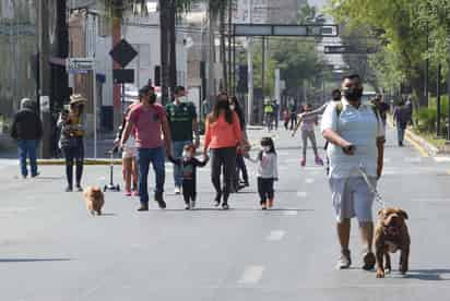 Desde las ocho de la mañana hasta la una de la tarde se registró la asistencia de al menos 3 mil personas en el espacio que comprende de los bulevares Independencia al Revolución. (JESÚS GALINDO)