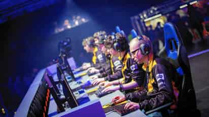 Las audiencia de los eSports o deportes electrónicos sigue creciendo. Millones de personas en el mundo disfrutan de ver a los mejores enfrentarse entre sí.  (Especial) 