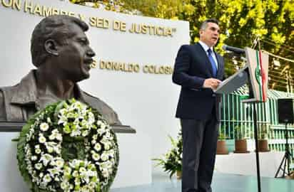 A 27 años del asesinato de Luis Donaldo Colosio Murrieta, el presidente del PRI, Alejandro Moreno Cárdenas, afirmó que es la hora de traerlo al presente para que su legado siga inspirando los cambios que México necesita, 'cambios con responsabilidad y rumbo, no saltos al vacío, ni ejercicios autoritarios'.
(EL UNIVERSAL)