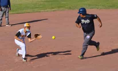 Gran juego, protagonizaron los Yaquis de Sonora y los Piratas Junior, con un emocionante triunfo de 'La Tribu' en el último inning. (ESPECIAL)