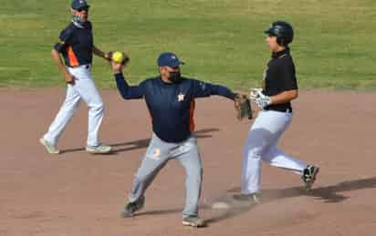 Las llaves de doble play tuvieron bastante trabajo durante el pasado fin de semana en la jornada 5 de este torneo amistoso. (ESPECIAL)