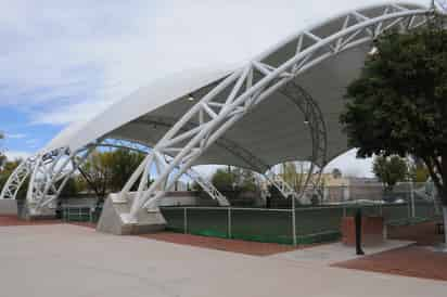 En la cancha de futbol 'La Velaria' de la Deportiva Francisco Sarabia de Ciudad Lerdo se realizarán los partidos de futbol femenil. (ARCHIVO)