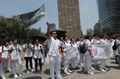 La Secretaría de Salud publicó este miércoles su convocatoria anual para el XLV Examen Nacional Para Aspirantes a Residencias Médicas 2021 (ENARM). (ARCHIVO)