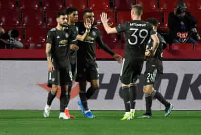 El Manchester United inglés ganó como visitante por 0 a 2 y prácticamente ya sentenció su eliminatoria ante el Granada español. (EFE)