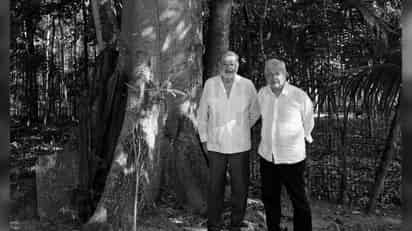 El presidente de México, Andrés Manuel López Obrador, se reunió este sábado en su rancho particular de Palenque (Chiapas, sureste) con el magnate mexicano Carlos Slim, con quien abordó las obras del Tren Maya, entre otros asuntos. (ESPECIAL)