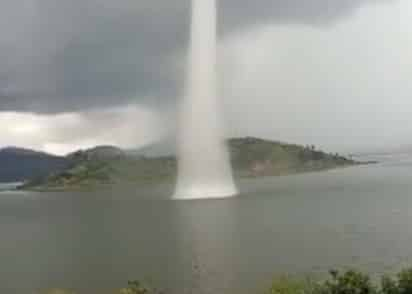 La tromba se disipó luego de 15 minutos (CAPTURA)