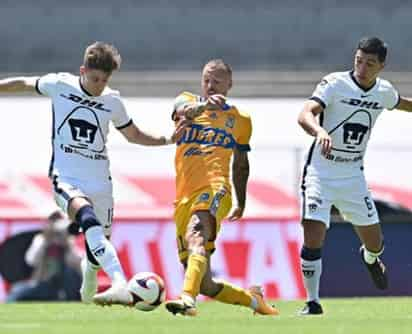 Pumas y Tigres dieron una muestra más de por qué no son animadores del torneo. Empate a cero goles que sólo les deja esperanzas de llegar a las finales. (Especial) 