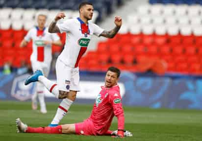 Mauro Icardi marcó tres goles en la paliza 5-0 del Paris Saint-Germain sobre el Angers, en los cuartos de final de la Copa de Francia. (EFE)