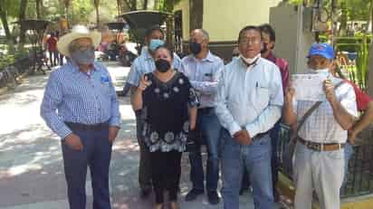 Extrabajadores municipales dicen que ellos no tienen la culpa de la negligencia del Ayuntamiento de Lerdo.