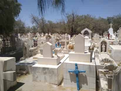 Las personas podrán visitar los panteones de Matamoros solo los días previos a la celebración del Día de las Madres. (EL SIGLO DE TORREÓN) 