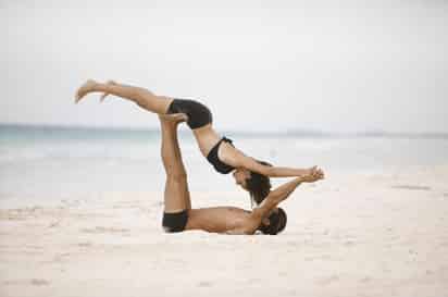 Las autoridades del país consideraron su convocatoria de yoga como 'una ofensa' a su cultura y religión (ESPECIAL)