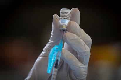 Hasta un tercio de los pacientes que toman metotrexato -tratamiento habitual para las enfermedades como la artritis reumatoide y la psoriasis/artritis psoriásica- no logran una respuesta inmunitaria adecuada con las vacunas para la COVID-19 de ARN mensajero, en concreto la de Pfizer. (Especial) 