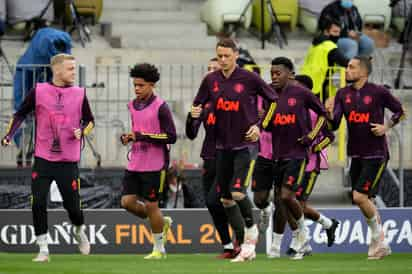 Manchester United es el favorito para ganar el título, sería su noveno título internacional. (EFE)