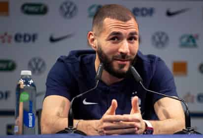 El delantero francés Karim Benzema no ocultó su decepción por la salida del banquillo del Real Madrid de Zinedine Zidane, a quien calificó como un entrenador 'magnífico'. (Especial) 