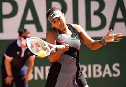 Naomi Osaka anunció su retiro de Roland Garros para cuidar su salud mental, al no querer hablar con la prensa tras los partidos. (EFE)