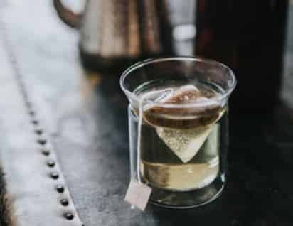 El té es considerado la bebida más consumida a nivel mundial, después del agua, según la Revista Chilena de Nutrición, toda vez que es una bebida que aporta diversos beneficios a la salud. (Especial) 
