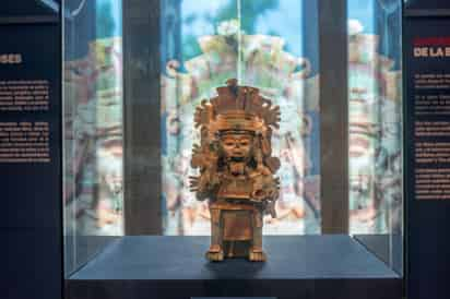 Piezas de piedra, estuco, concha, papel, hueso y cerámica que cuentan la historia de los antiguos soberanos mayas forman parte de la exposición 'La Palabra visible, escritura jeroglífica maya' que el Instituto Nacional de Antropología e Historia (INAH) llevará a China y Corea en los próximos meses. (ESPECIAL) 