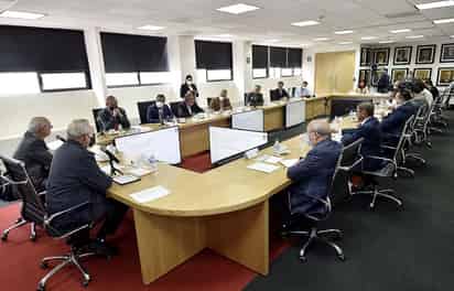 La Secretaría de Comunicaciones y Transportes prepara un convenio de asistencia técnica con la Administración Federal de Aviación (FAA), para agilizar la recuperación de la Categoría 1 en seguridad de la aviación nacional, informó Jorge Arganis Díaz-Leal, titular de la dependencia a las aerolíneas comerciales. (ARCHIVO)
