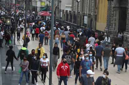 El uso de cubrebocas se respetó, pero no faltó quien caminaba sin él.