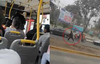 El conductor de la unidad de transporte público dejó a los pasajeros unos minutos para acudir a la casilla electoral (CAPTURA)  