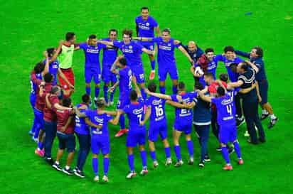 El campeonato conseguido por el Cruz Azul en el torneo Guardianes 2021 sigue dando mucho de qué hablar. Ha sido tanta la euforia que muchos de sus protagonistas continúan recordando el logro conseguido después de 23 años de espera. (ESPECIAL)