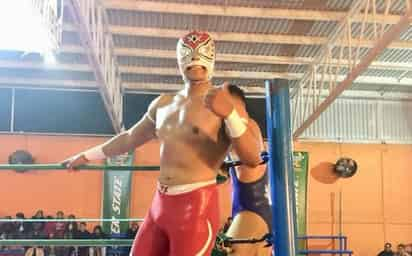 El espectacular Ángel Azteca Junior encabeza la magnífica cartelera que presenta esta noche la Arena Coliseo de Tony Arellano. (ESPECIAL)