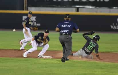 Tras la blanqueada del martes, Saraperos reaccionó ayer y aplastó 15-6 a los Algodoneros. (JESÚS GALINDO)