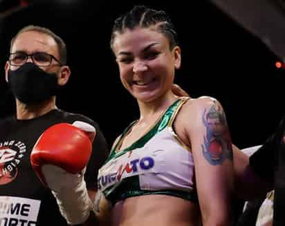 Con el mayor respeto al boxeo, que le dio mucho durante 10 años de carrera profesional, la pugilista sinaloense, Isabel 'La Estrella' Millán, decidió colgar los guantes orgullosa y satisfecha con sus logros. (CORTESÍA)