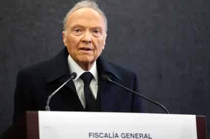 El fiscal general, Alejandro Gertz Manero, quien inició un proceso en el año 2010 con el propósito de ingresar al Sistema Nacional de Investigadores del Conacyt, 'cumple con los requisitos necesarios' para ser miembro y 'se le debe otorgar el nivel III por su obra y su trascendencia nacional e internacional'. (ARCHIVO)