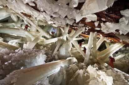 Sus cristales son de selenita, básicamente es de yeso y se compone de sulfato cálcico hidratado. (INSTAGRAM / @andy_martinez_2)