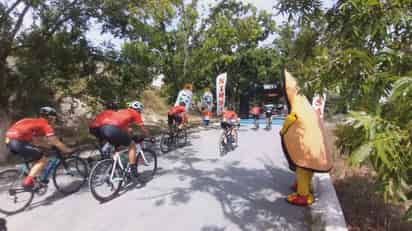 Las pintorescas calles y colinas en Parras de la Fuente, fueron el escenario para esta competencia en modalidad de Gran Fondo. (ESPECIAL)