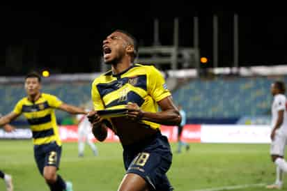 El santista Ayrton Preciado ha marcado dos tantos para Ecuador, que necesita vencer a Brasil para asegurar su pase a cuartos de final.