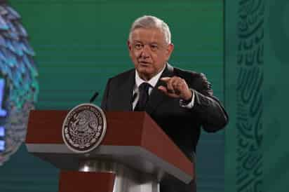 López Obrador defendió la encuesta que ayer dio a conocer en su informe, por el tercer aniversario de su triunfo electoral. (EL UNIVERSAL)