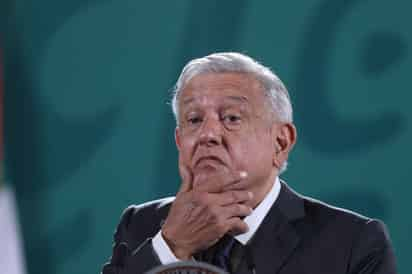 En su mañanera de este viernes en Palacio Nacional, López Obrador señaló que con el paso del tiempo también hay funcionarios que se desaniman y pierden fuerza y aplomo.
