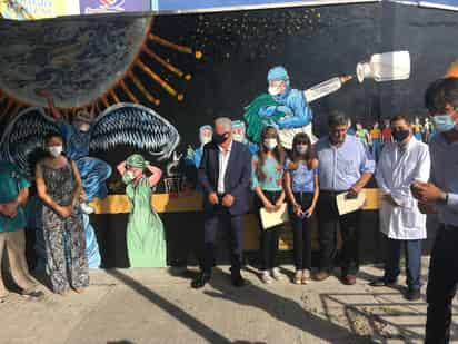 El evento se llevó a cabo por la mañana de hoy en las instalaciones del propio Colegio La Luz Vasconcelos, mismo al que acudieron directivos de la institución, representes del propio sector salud, autoridades municipales y medios de comunicación.
(FERNANDO COMPEÁN)