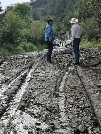 Desde muy temprano se empezó a trabajar con maquinaria para empezar a abrir esa vía; no se reportaron personas lesionadas.