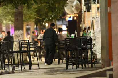 Los establecimientos colocarán los aparatos que permiten a los usuarios conocer su condición y el nivel de alcohol que tienen. (ARCHIVO)