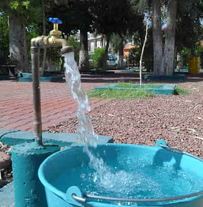 El alcalde de Torreón, Jorge Zermeño, afirmó que la mayor parte de las colonias cuenta con abasto regular de agua potable. (ARCHIVO)