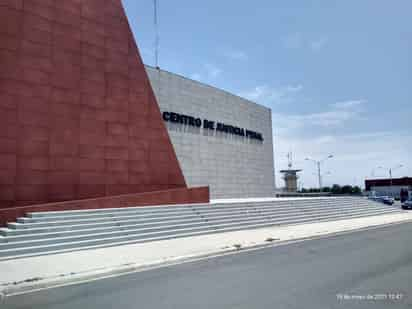 Fue el día de ayer que se llevó a cabo la audiencia inicial en el Centro de Justicia Penal bajo la causa 1201/2021 en contra de Hipólito “NN”, Gerardo “NN” y Alondra “NN”.

