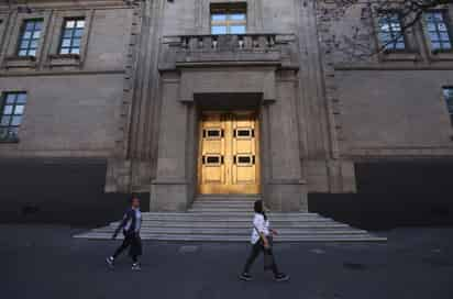 Zaldívar anunció que tanto el pleno como las salas volverán a debatir y votar asuntos en su sede. (ESPECIAL) 