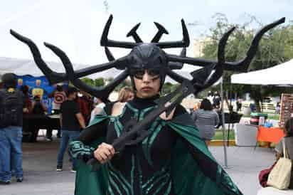 Hace un mes una lagunera causó revuelo dentro de las actividades de la Super-Con, ya que apareció disfrazada de “Wanda Maximoff” o mejor dicho de la “Bruja Escarlata”. (ALDO MAGALLANES)