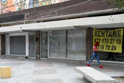 Los comerciantes se quejan de los altos cobros del Simas en el servicio de agua, que reciben 'a medias'. (ARCHIVO)