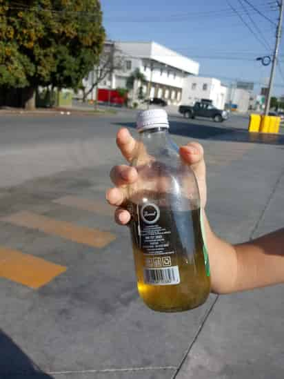 Al retirar la gasolina de sus vehículos, los conductores se dieron cuenta de que tenía un fluido diferente. (PRIMITIVO GONZÁLEZ)