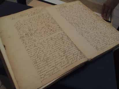 Según el acta de cabildo fechada el 1 de febrero de 1917, misma que forma parte del Libro I que actualmente está resguardado en el Archivo Municipal de Torreón, la razón de que no existan documentos municipales fechados antes de ese año se debió a un saqueo propiciado por las fuerzas de Francisco Villa en 1916. (ESPECIAL) 