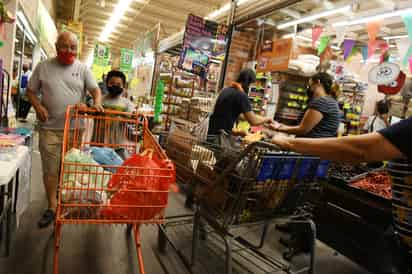 Debido a la dependencia alimentaria de México, la inflación en Estados Unidos es un riesgo para el encarecimiento de la canasta básica de los mexicanos, alertó Cuauhtémoc Rivera, presidente de la ANPEC. (EL SIGLO DE TORREÓN / FERNANDO COMPEÁN)