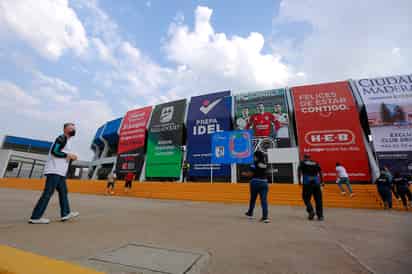 Pese a la tercera ola de COVID-19 que vive el estado de Querétaro, el Estadio Corregidora se verá al 30% de su capacidad debido al partido entre Gallos Blancos y América que jugarán en dicho recinto para encarar la jornada 1 del Apertura 2021 este jueves a las 21:00 horas. (ARCHIVO) 
